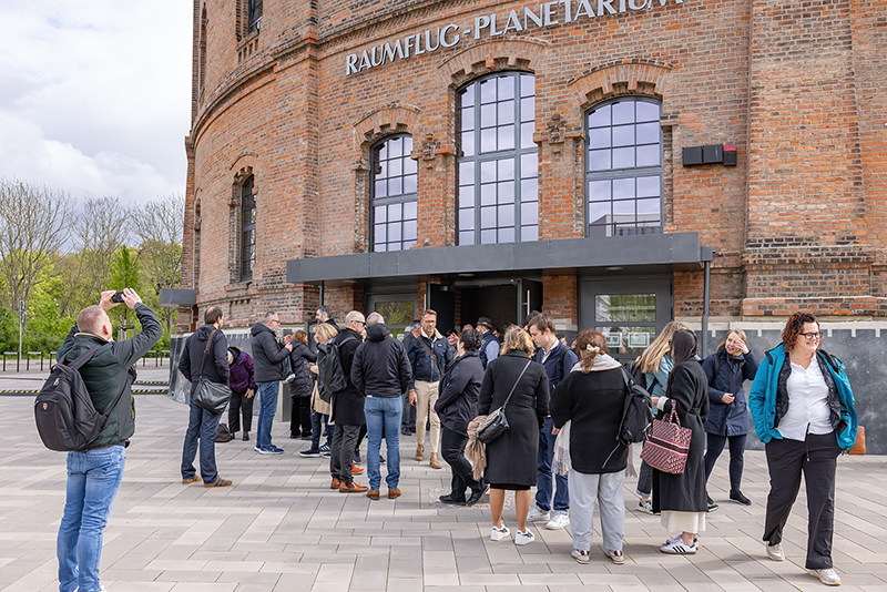 ENVITER - vor dem Planetarium 74A6374 Kopie web